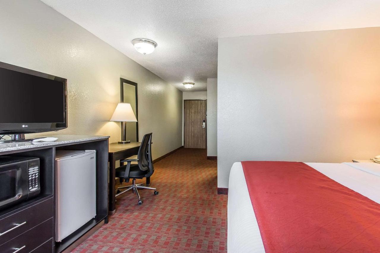 Quality Inn&Suites La Vergne Exterior foto