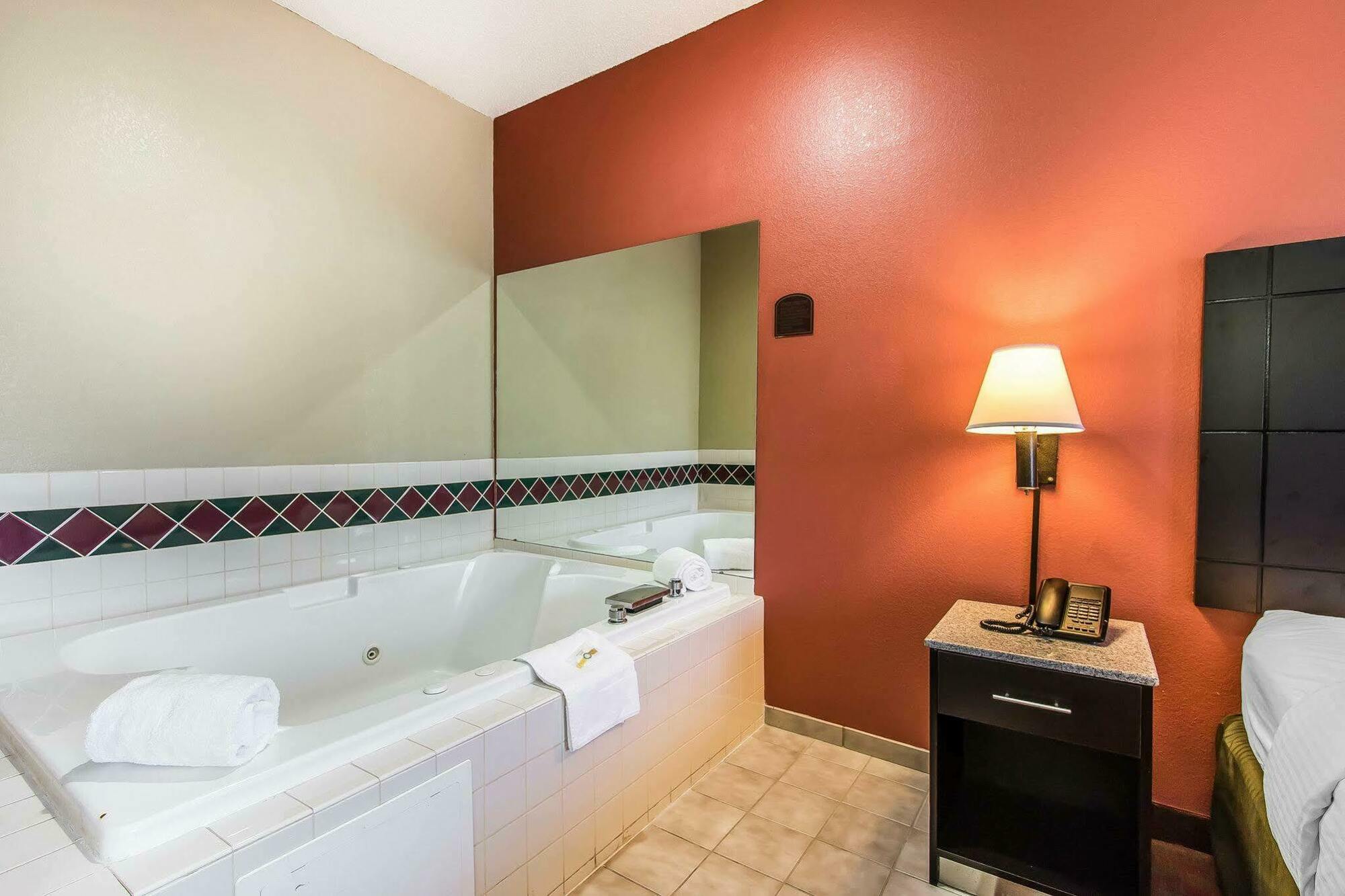 Quality Inn&Suites La Vergne Exterior foto